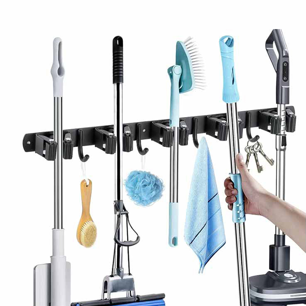 Workshop Tools On Wall - Uchwyt na mopy i szczotki ze